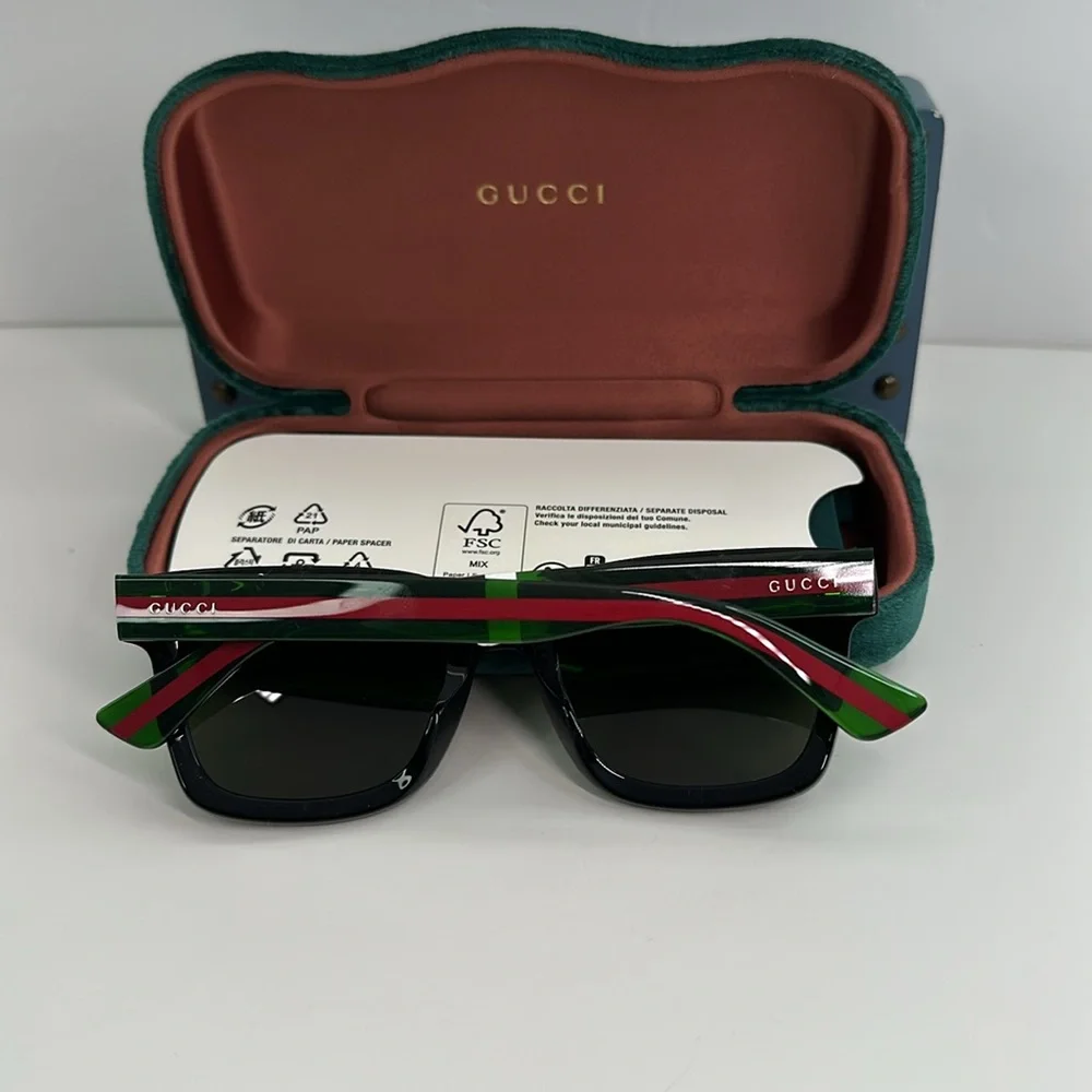 💯- New Authentic Gucci Gucci GG0001SN 002 Black/GREEN/ Red Sunglasses